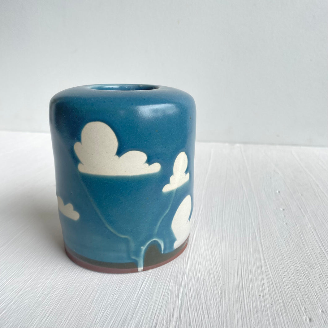 vase : blue sky : drip