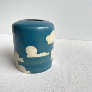 vase : blue sky : brushed