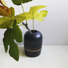 Load image into Gallery viewer, vase : charcoal bulb