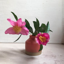 Load image into Gallery viewer, m.t.o. : vases