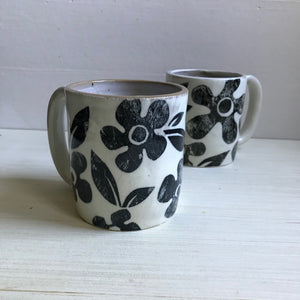 mug : b&w floral