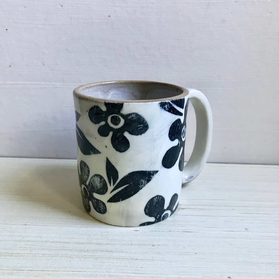 mug : b&w floral
