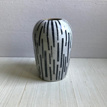 Load image into Gallery viewer, vase : hatch