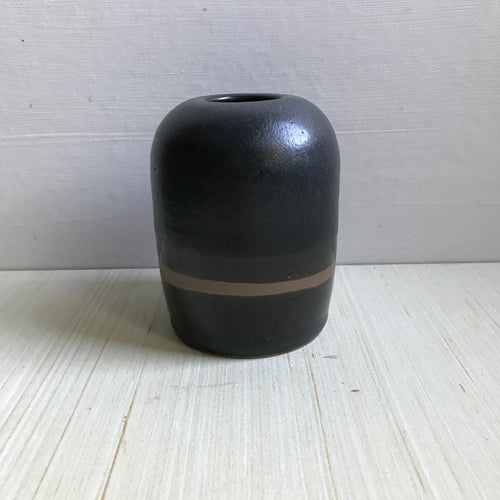 vase : charcoal bulb