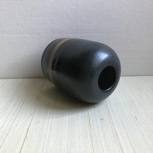 vase : charcoal bulb